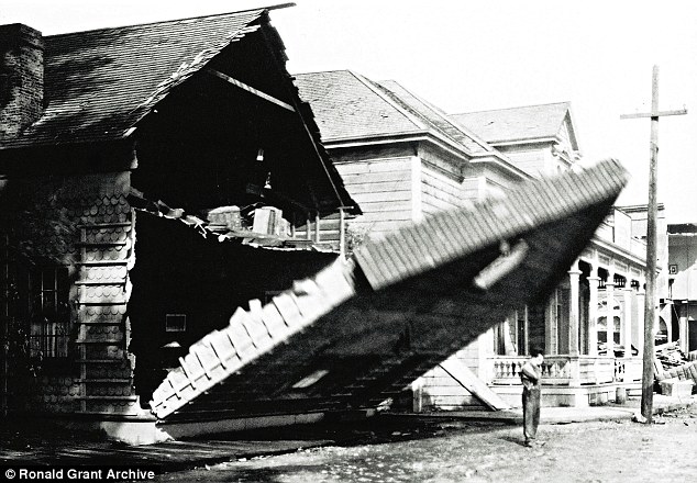 Scene uit de film One Week (1920) van Buster Keaton